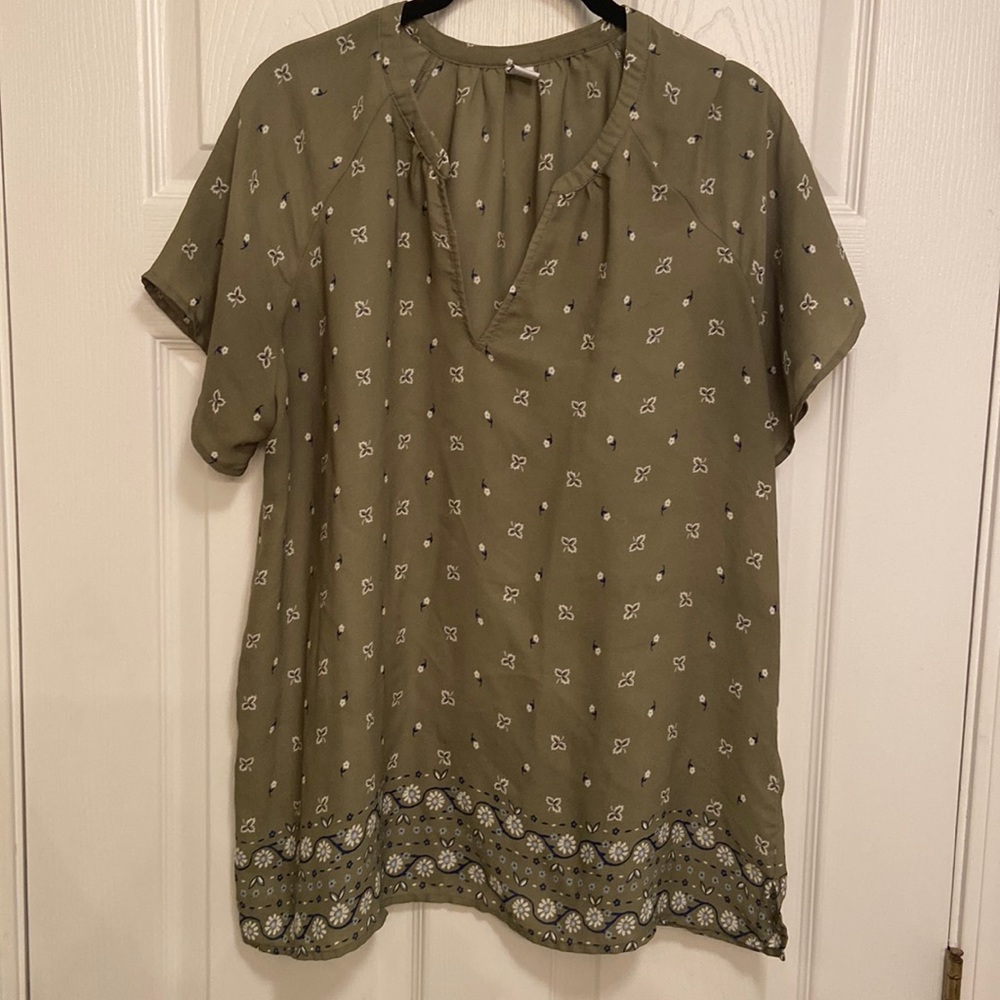 Old Navy V- Neck Blouse Large